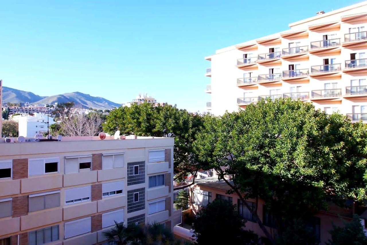 Apartamento La Carihuela Торемолинос Екстериор снимка