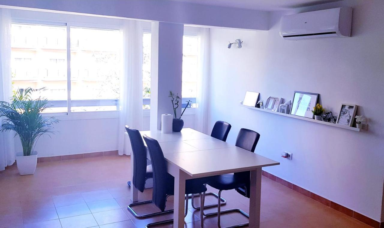 Apartamento La Carihuela Торемолинос Екстериор снимка