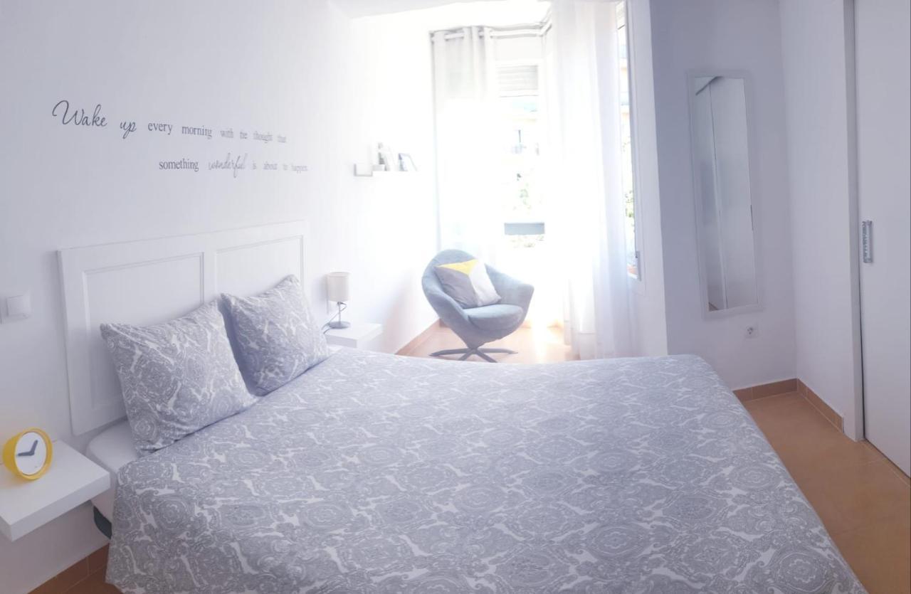 Apartamento La Carihuela Торемолинос Екстериор снимка